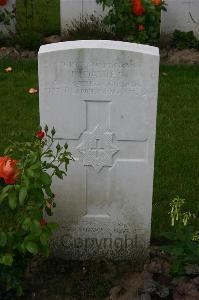 Dozinghem Military Cemetery - Davies, Edward